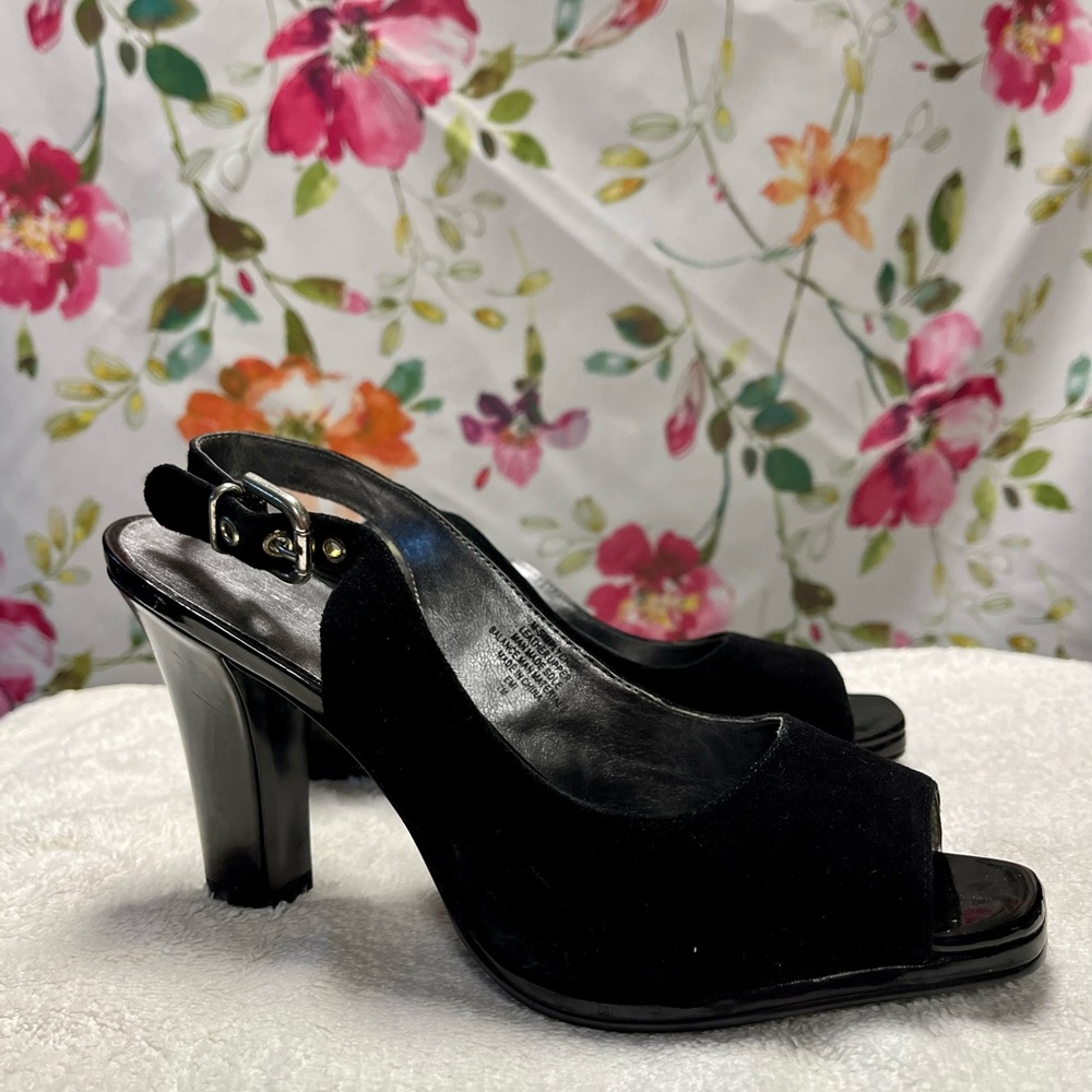 Nine West size 7 black suede & patent leather sling back heels